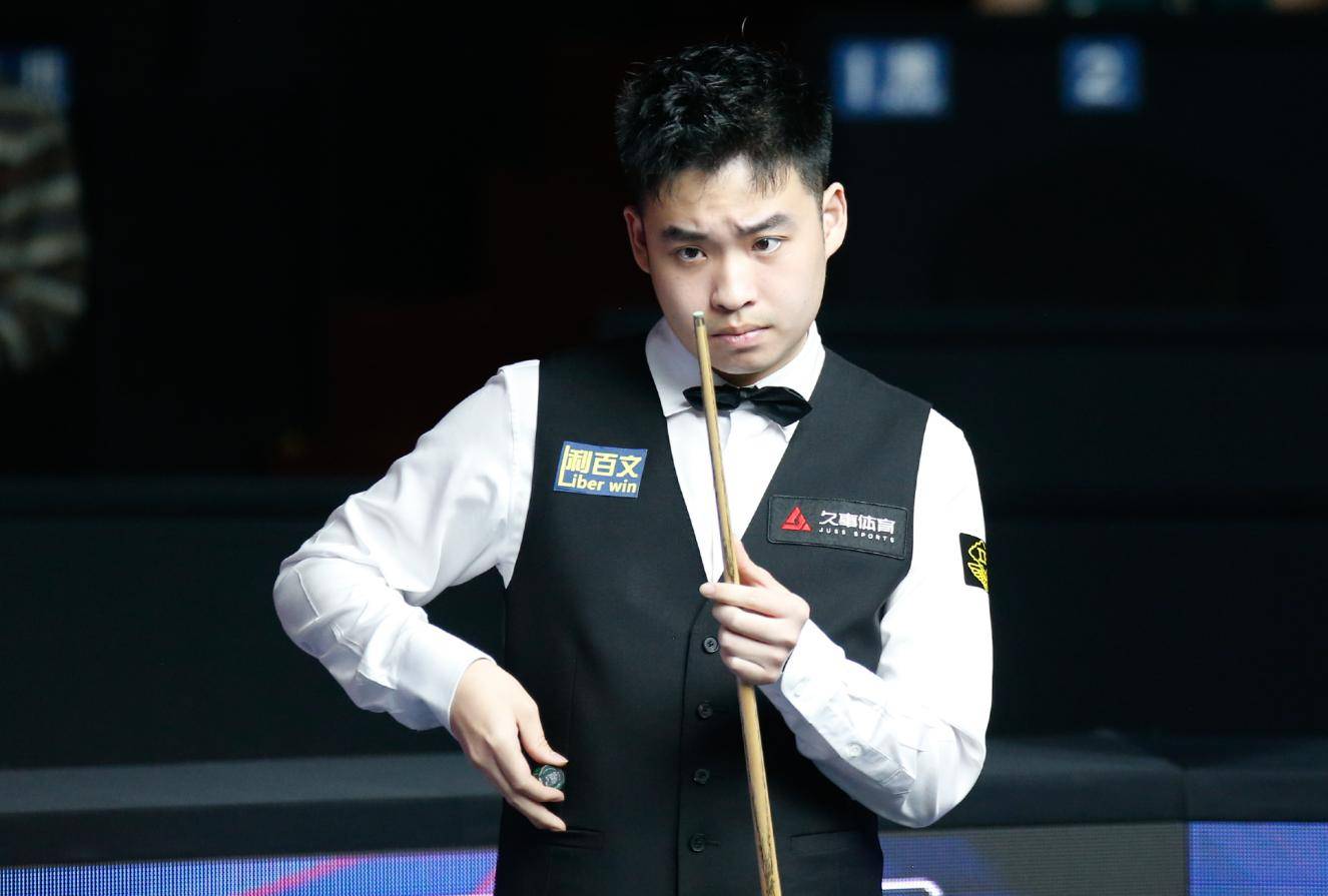 他在足球中 他在足球中